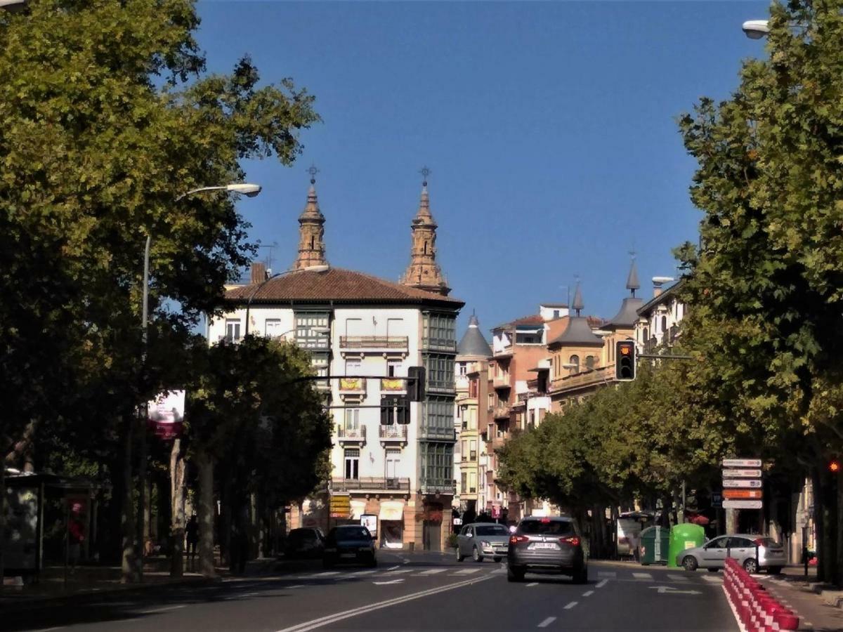 Pleno Centro Junto Ayuntamiento *